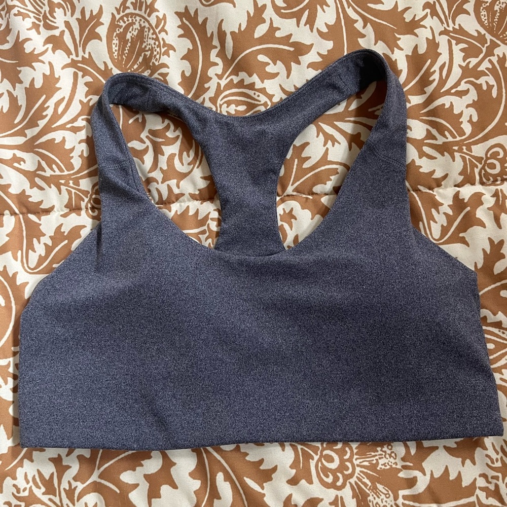 Old navy grey Powersoft sports bra. nwot. size medium.
